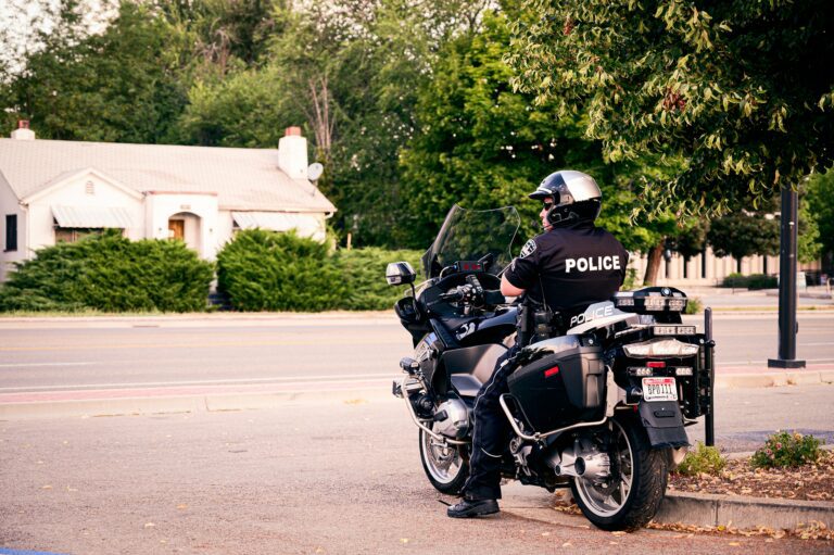 do-police-officers-have-to-shave-their-beards-razor-bumps